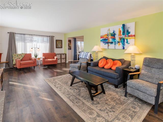 2619 Mountain View Avenue