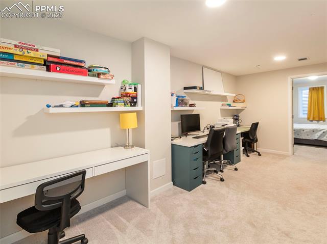 2619 Mountain View Avenue