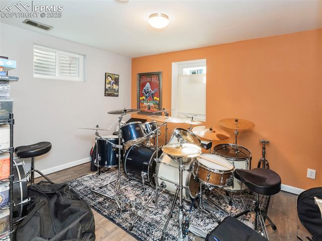 2619 Mountain View Avenue