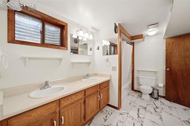 6745 Fielding Circle