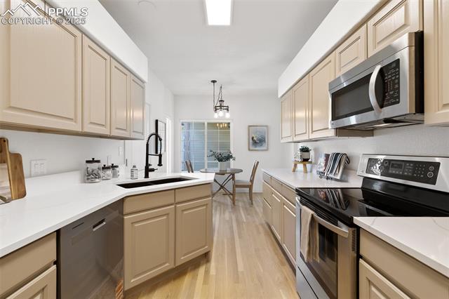 4430 Songglen Circle