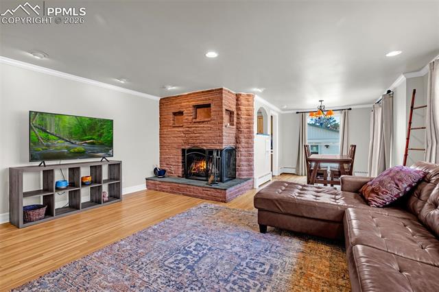 637 Glen Eyrie Circle