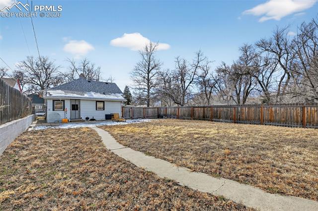 904 E San Miguel Street