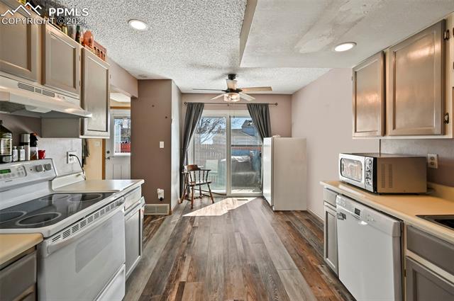 1302 Firefly Circle 1