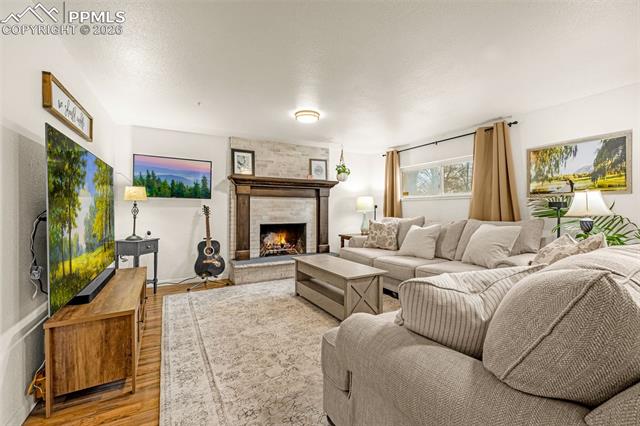 1522 Hollyhock Drive