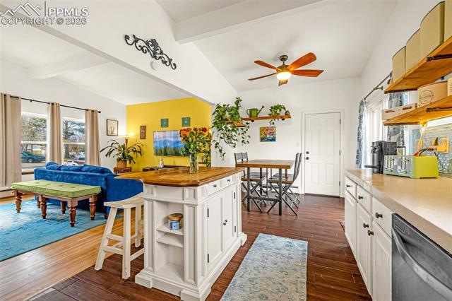 1522 Hollyhock Drive