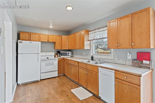 2510 Forsythia Street