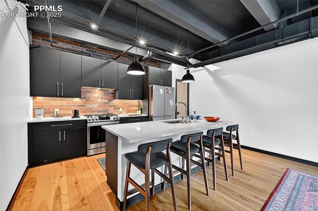 20 Boulder Crescent Street 202