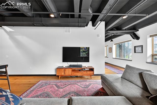 20 Boulder Crescent Street 202