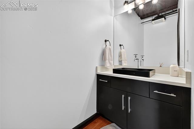 20 Boulder Crescent Street 202