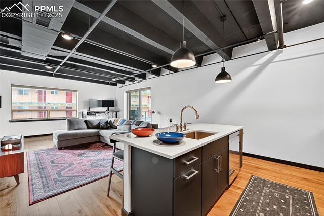 20 Boulder Crescent Street 202