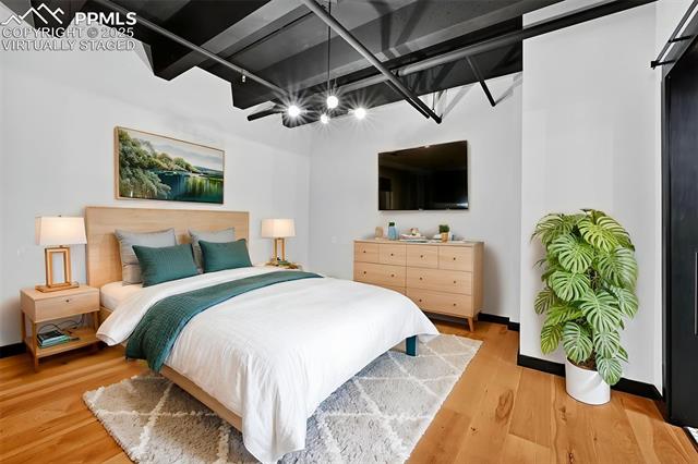 20 Boulder Crescent Street 202