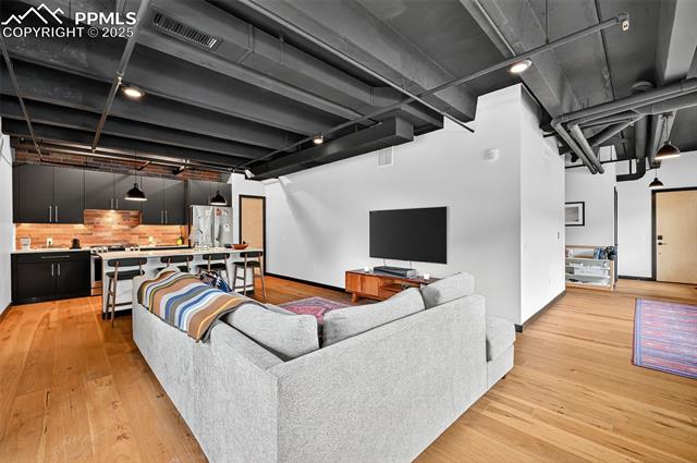 20 Boulder Crescent Street 202