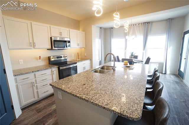 1446 N Moonbeam Drive