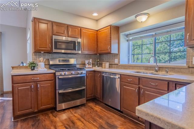 1919 Forest Ridge Drive