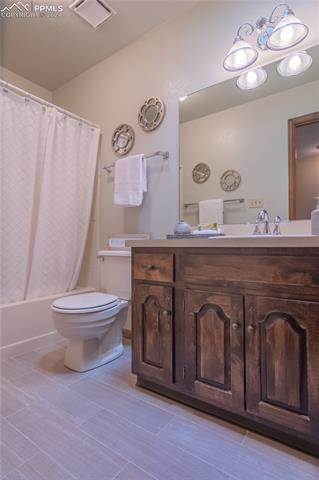 1919 Forest Ridge Drive