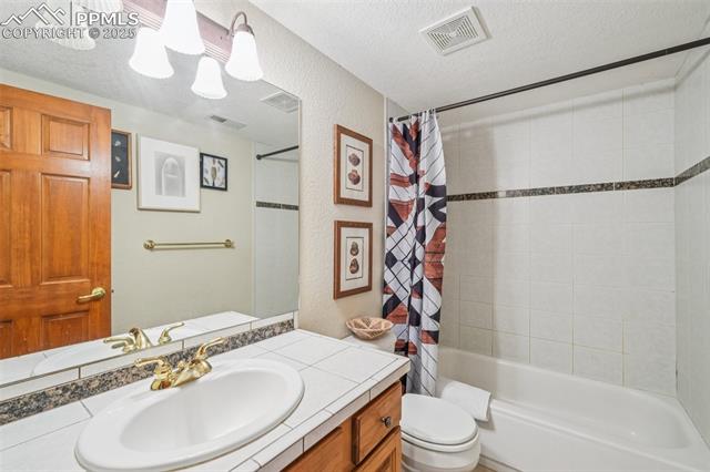 17552 Colonial Park Drive