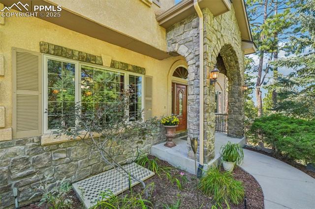 17552 Colonial Park Drive