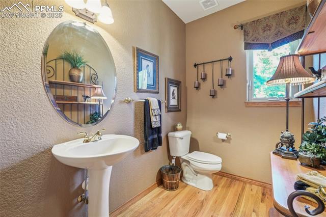 17552 Colonial Park Drive