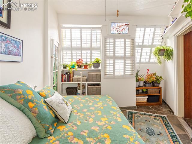 1808 Woodburn Street