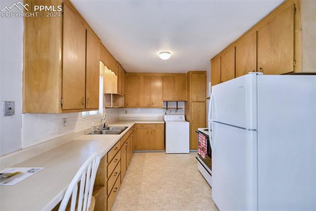 2707 Casden Circle
