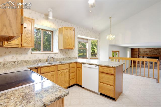 320 Palm Springs Drive