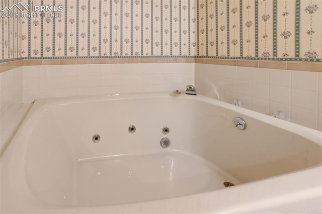 320 Palm Springs Drive