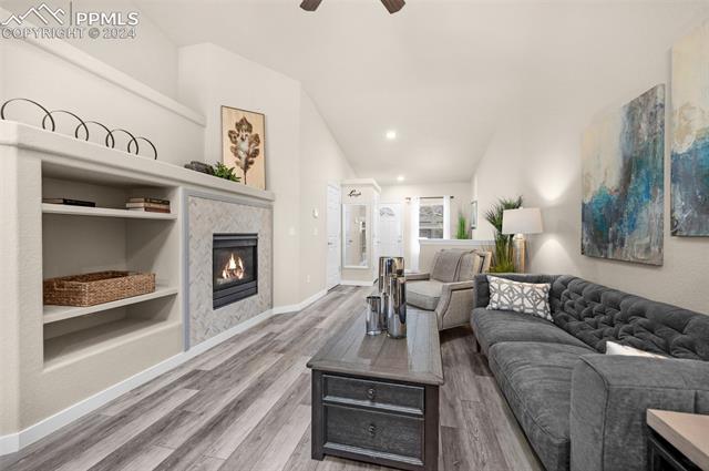 4342 Susie View
