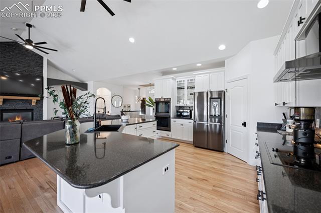 9432 Lochwinnoch Lane