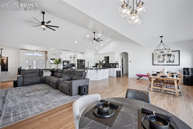 9432 Lochwinnoch Lane