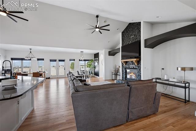 9432 Lochwinnoch Lane