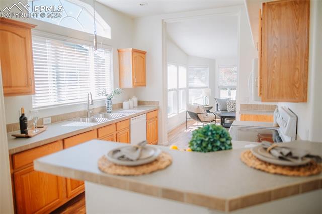 7727 Grizzly Bear Point