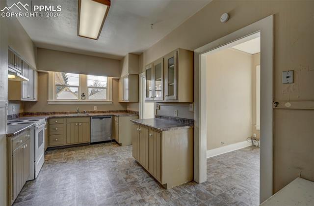 1923 N Cascade Avenue