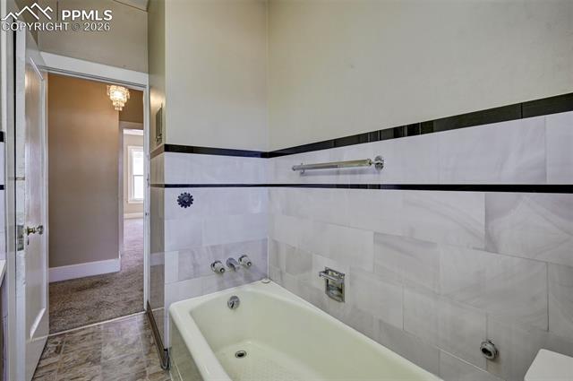 1923 N Cascade Avenue