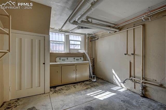 1923 N Cascade Avenue