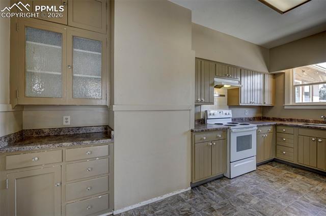 1923 N Cascade Avenue