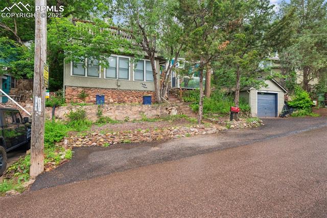 33 Minnehaha Avenue