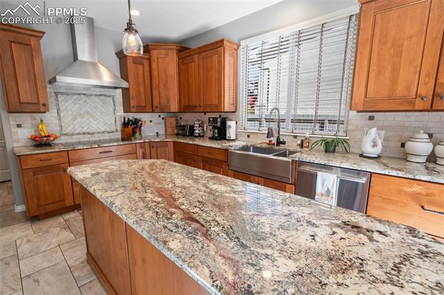 3555 Hollycrest Drive