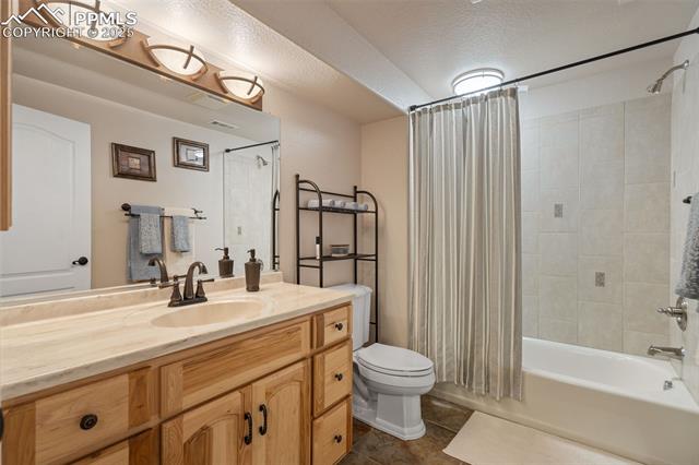 3555 Hollycrest Drive