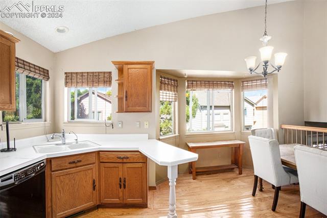 6034 Oakwood Boulevard