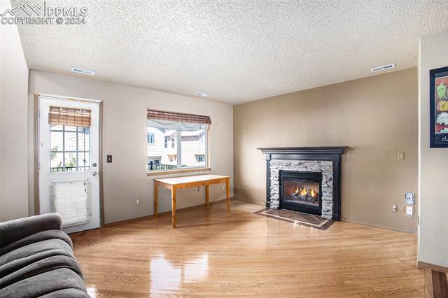 6034 Oakwood Boulevard