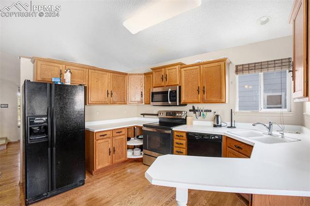 6034 Oakwood Boulevard