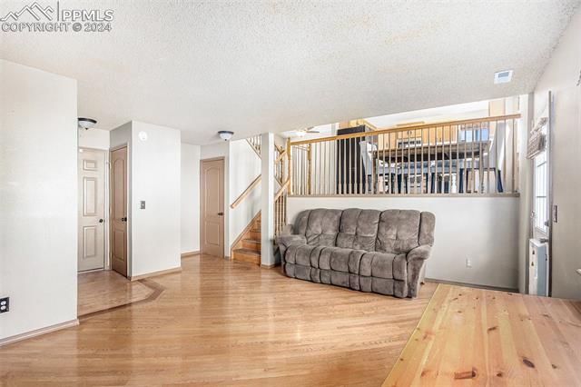 6034 Oakwood Boulevard