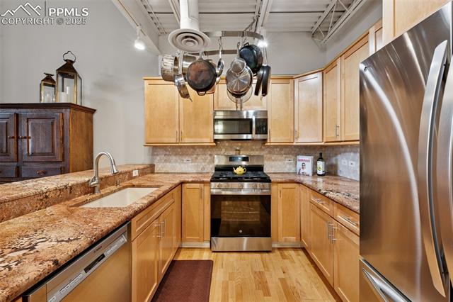 201 E Las Animas Street 305