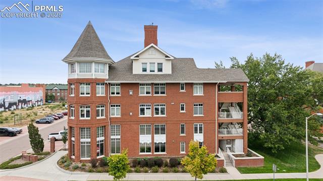 201 E Las Animas Street 305