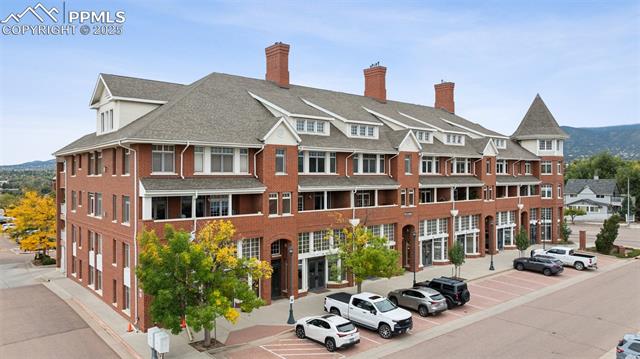 201 E Las Animas Street 305