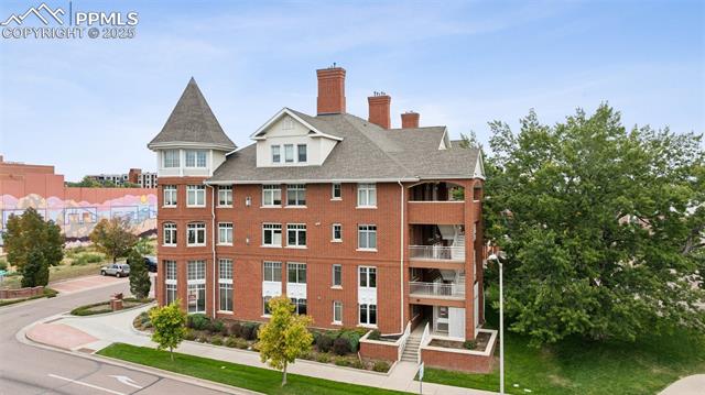 201 E Las Animas Street 305