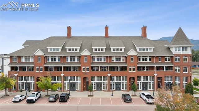 201 E Las Animas Street 305