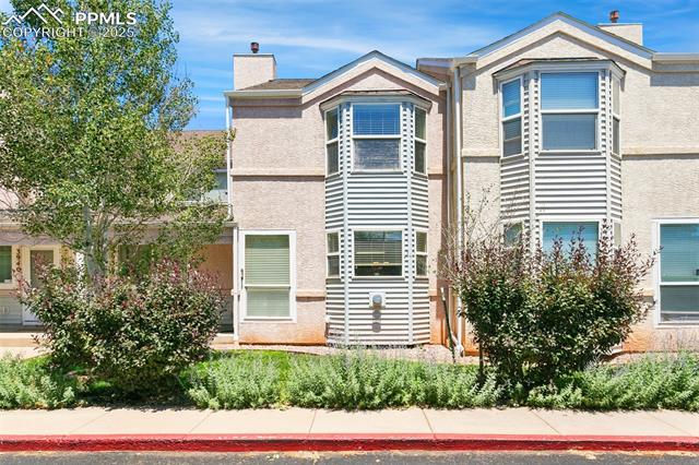 3932 Aspen Leaf Point