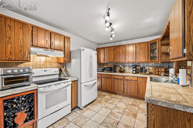 2879 Merry Lane